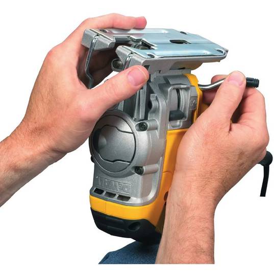 Сетевая лобзиковая пила в кейсе DeWALT DW331KT