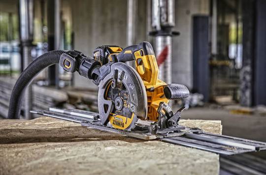 Дисковая пила аккумуляторная XR FLEXVOLT DeWALT DCS576N