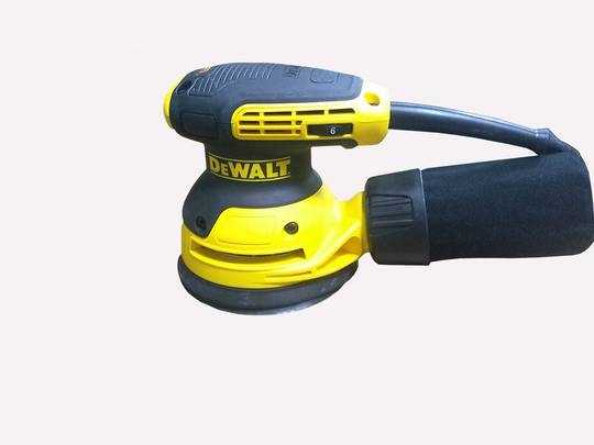 Сетевая эксцентриковая шлифмашина DeWALT DWE6423