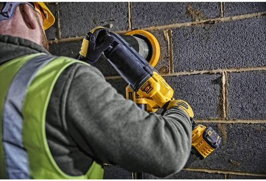Мощная угловая дрель аккумуляторная XR FLEXVOLT DeWALT  DCD470N