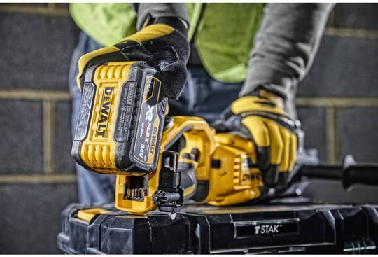 Мощная угловая дрель аккумуляторная XR FLEXVOLT DeWALT  DCD470N