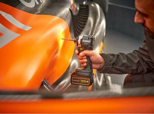 Шурупокрут ударний McLaren F1 TEAM LIMITED EDITION DeWALT DCF85MM1T