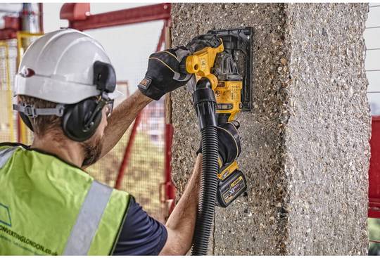 Штроборез аккумуляторный в кейсе с аккумулятором XR FLEXVOLT DeWALT DCG200T2