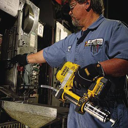 Пистолет для смазки аккумуляторный в кейсе с аккумулятором 4 Ач DeWALT DCGG571M1