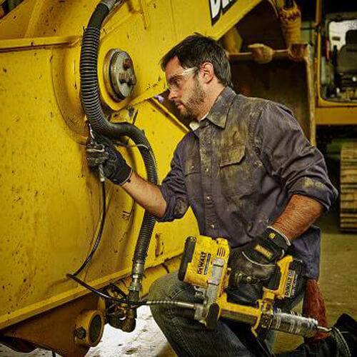 Пистолет для смазки аккумуляторный в кейсе с аккумулятором 4 Ач DeWALT DCGG571M1