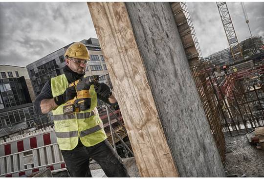 Трехрежимный перфоратор аккумуляторный SDS-Plus в кейсе с 2-мя аккумуляторами DeWALT DCH333X2