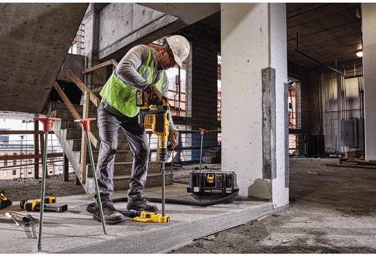 Двухрежимный перфоратор аккумуляторный SDS-MAX в кейсе DeWALT DCH614N