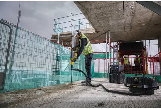 Двухрежимный перфоратор аккумуляторный SDS-MAX в кейсе DeWALT DCH773N