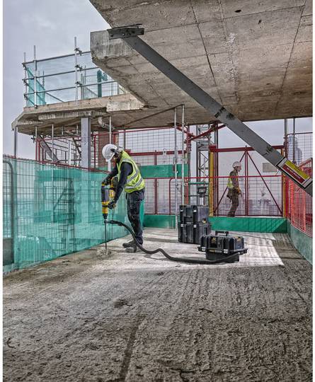 Двухрежимный перфоратор аккумуляторный SDS-MAX в кейсе с аккумулятором DeWALT DCH773Y2