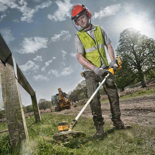 Триммер аккумуляторный бесщёточный DeWALT DCM561PB