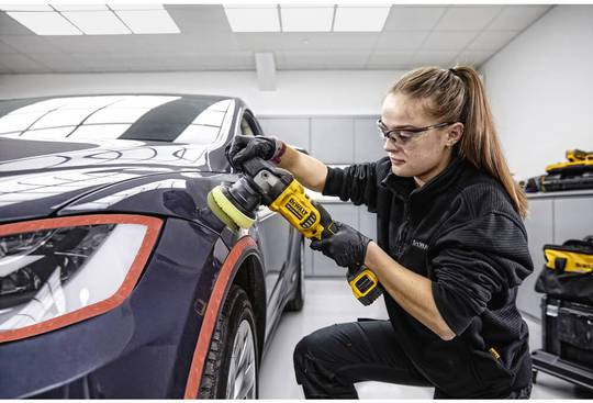 Полірувальна машина акумуляторна в кейсі з 2-ма акумуляторами 5 Аг DeWALT DCM848P2