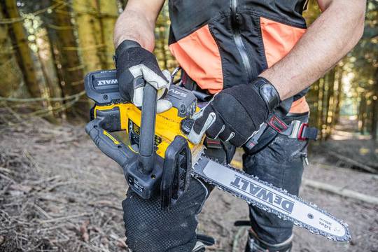 Пила цепная аккумуляторная бесщёточная с верхней рукояткой DeWALT DCMCST635N