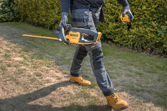 Кусторез аккумуляторный DeWALT DCMHT564N