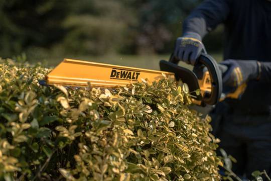 Кусторез аккумуляторный DeWALT DCMHT564P1