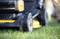 Газонокосилка аккумуляторная бесщёточная DeWALT DCMWP134KIT