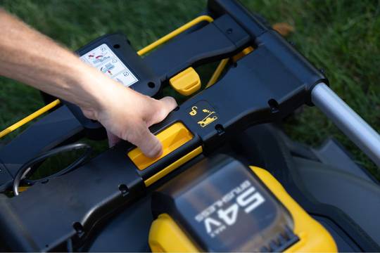 Газонокосарка акумуляторна безщіткова DeWALT DCMWP500KIT