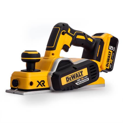 Аккумуляторный рубанок в кейсе с 2-мя аккумуляторами 5 Ач DeWALT DCP580P2