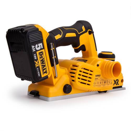 Аккумуляторный рубанок в кейсе с 2-мя аккумуляторами 5 Ач DeWALT DCP580P2