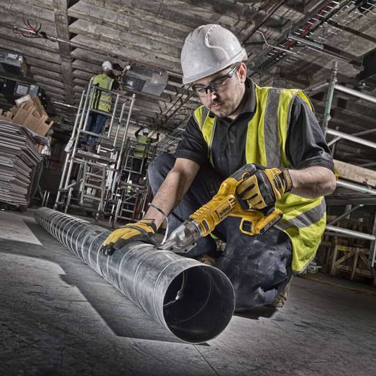 Ножиці по металу акумуляторні в кейсі DeWALT DCS491NT