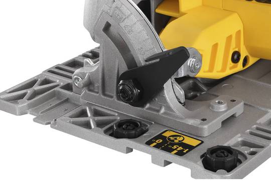 Дисковая пила под направляющие шины аккумуляторная в кейсе DeWALT DCS572NT