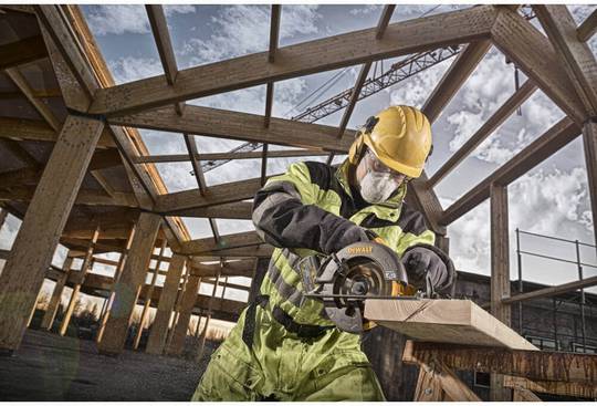 Дисковая пила аккумуляторная XR FLEXVOLT в кейсе DeWALT DCS575NT