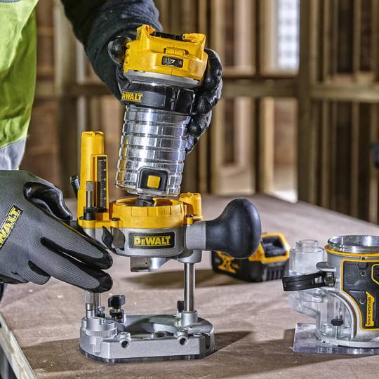 Фрезер аккумуляторный в кейсе DeWALT DCW604NT