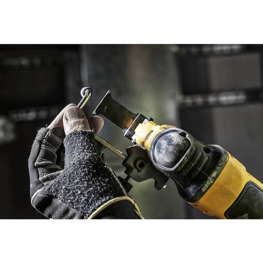 Сетевой многофункциональный инструмент в кейсе DeWALT DWE315KT