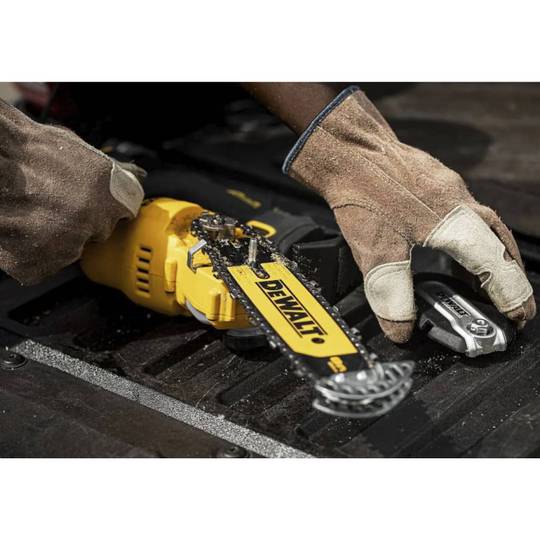 Мини-пила цепная аккумуляторная безщёточная DeWALT DCMPS520N