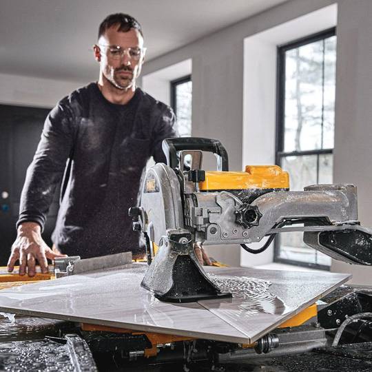 Плиткоріз настільний мережевий DeWALT D36000